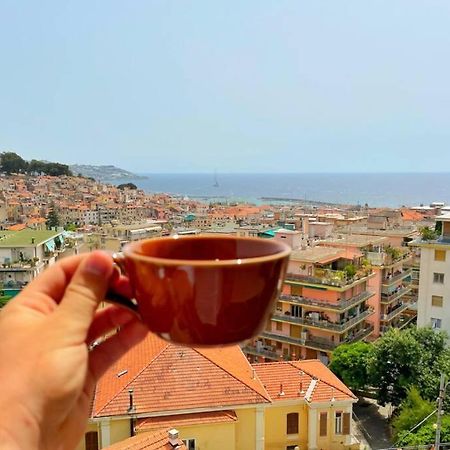 [SUITE DE AMICIS] Vista mare e relax Sanremo Esterno foto