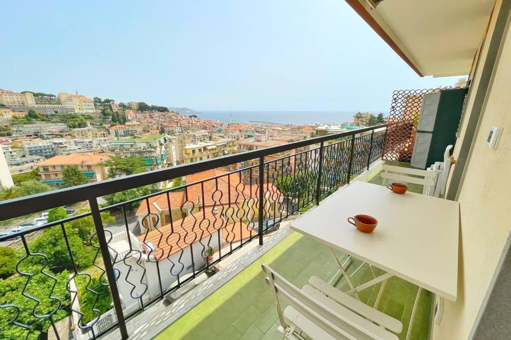 [SUITE DE AMICIS] Vista mare e relax Sanremo Esterno foto